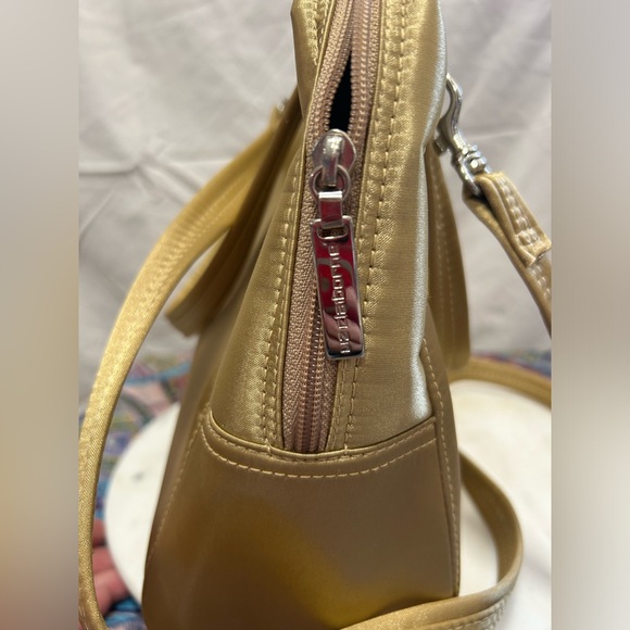 Liz Clairborne crossbody with shoulder option gold purse - Picture 11 of 12